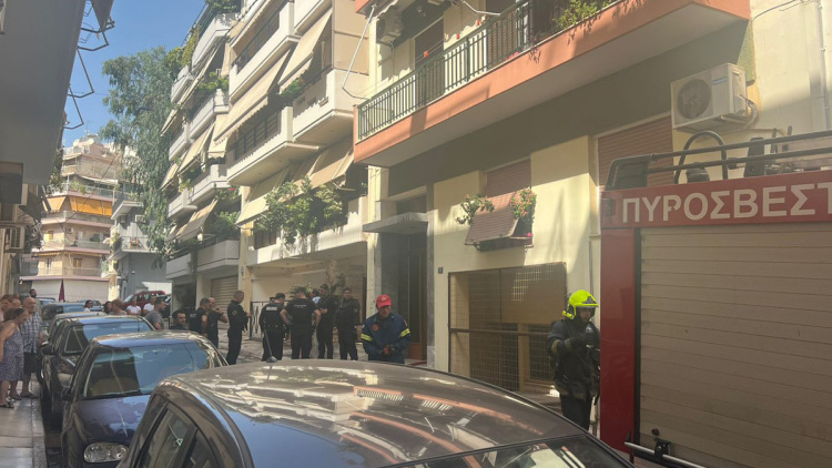 Φωτιά τώρα σε διαμέρισμα στον Νέο Κόσμο, δεν υπάρχουν εγκλωβισμένοι, δείτε βίντεο