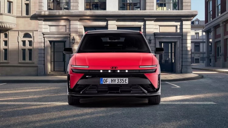 Η Hyundai διευρύνει την οικογένεια IONIQ