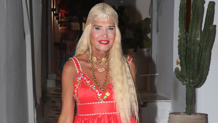 «Καρφιά» Σταυράκη μετά τη φωτογραφία Πατούλη με τον γιο τους: Η παρουσία ενός γονιού δεν αποδεικνύεται στα social media
