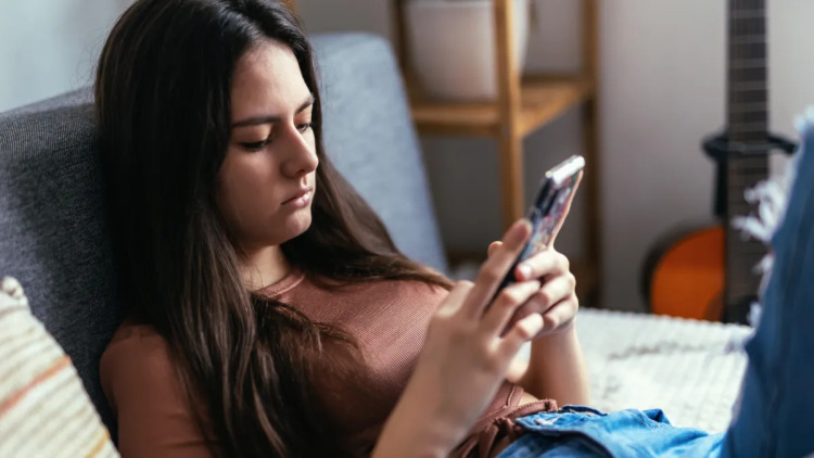 Δίκη Meta: Η απόφαση που φέρνει τις ψηφιακές πλατφόρμες ενώπιον των ευθυνών τους – Ένας καθηγητής εξηγεί
