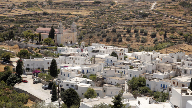 Κλήμα, Πύργος, Λεύκες, Μυλοπόταμος: 7 υπέροχα χωριά σε ελληνικά νησιά