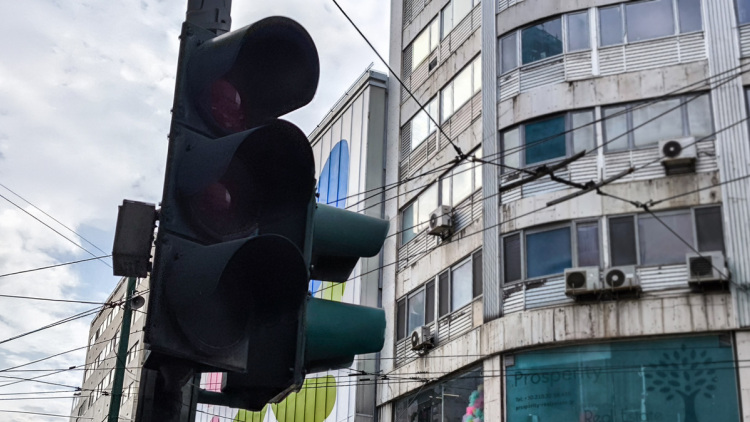 Χωρίς φανάρια περιοχές της Αττικής λόγω προβλήματος στην ηλεκτροδότηση, δείτε βίντεο 

