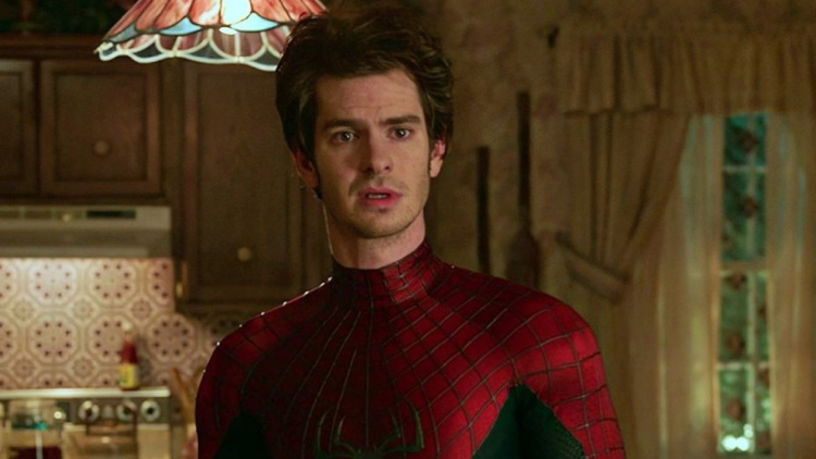 O Άντριου Γκάρφιλντ επιμένει στην ιδέα ενός γκέι Spider-Man: Οποιοσδήποτε μπορεί να φορέσει αυτή τη στολή