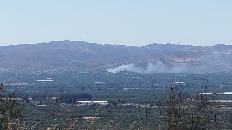 Φωτιά τώρα στην Πλώρα Ηρακλείου, επιχειρεί ένα ελικόπτερο