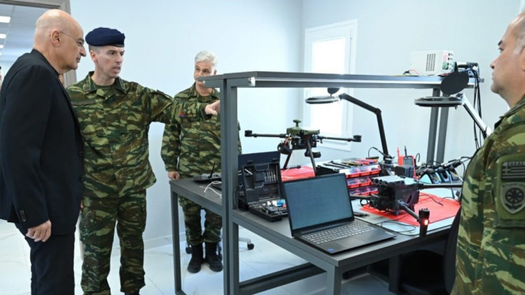 Νέα εποχή για τις Ένοπλες Δυνάμεις: 5.000 drones η ετήσια παραγωγική δυνατότητα, 15.000 από τον Δεκέμβριο λέει ο Δένδιας