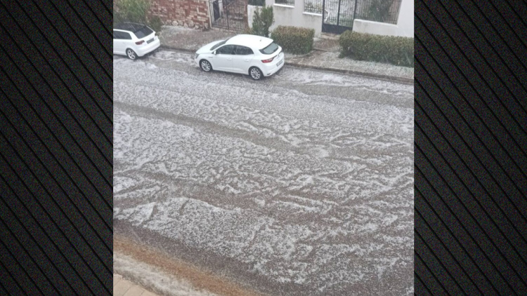 Έντονη χαλαζόπτωση έπληξε το κέντρο του Αγρινίου, πλημμύρισαν δρόμοι, δείτε βίντεο 

