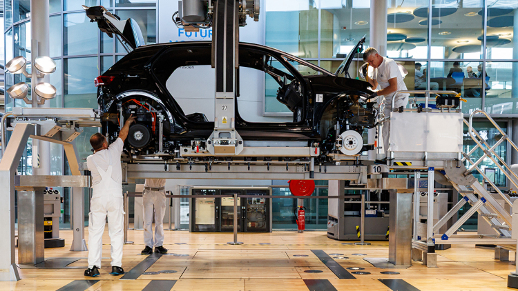 Volkswagen σε ιστορική κρίση: Ο κινεζικός εφιάλτης χτυπά την καρδιά της γερμανικής βιομηχανίας, 100.000 θέσεις εργασίας στον αέρα