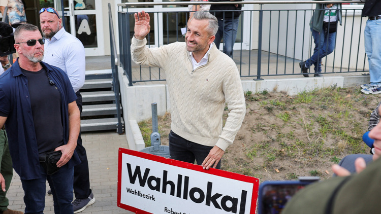 Μεγάλη νίκη για το ακροδεξιό AfD δείχνουν τα exit poll στη Σαξονία-Άνχαλτ: Στο 44,5% το ποσοστό του, μόλις στο 18,5 το CDU του καγκελάριου Μερτς