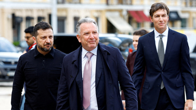 Συνάντηση Γουίτκοφ και Κούσνερ στο Κίεβο με τον Ζελένσκι
