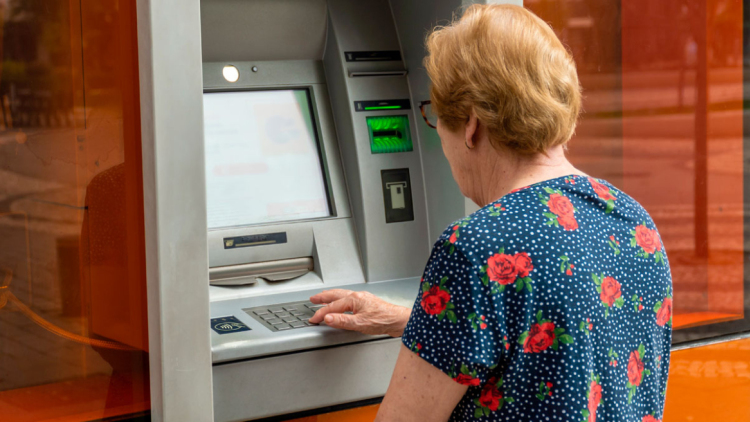 Χωρίς οικονομικά κριτήρια η ενίσχυση των 400 ευρώ σε 2.2 εκατ. συνταξιούχους
