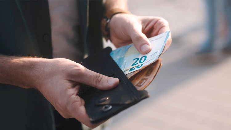 Πακέτο Μητσοτάκη με «κουμπαρά» για τα παιδιά, μπόνους πολυτέκνων, φθηνότερο ρεύμα και περισσότερα σπίτια