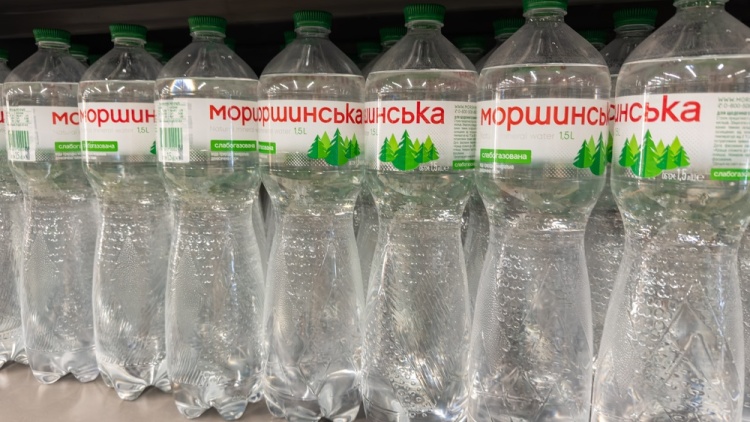 «Μάχη» στην Ουκρανία για αυτοκρατορία εμφιαλωμένου νερού: Στο επίκεντρο οικογένεια δισεκατομμυριούχων και Ρώσος ολιγάρχης