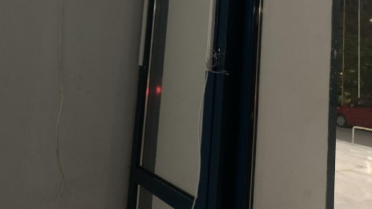 Βανδάλισαν το σύστημα ελεγχόμενοι εισόδου στις φοιτητικές εστίες του ΑΠΘ, δείτε φωτογραφίες