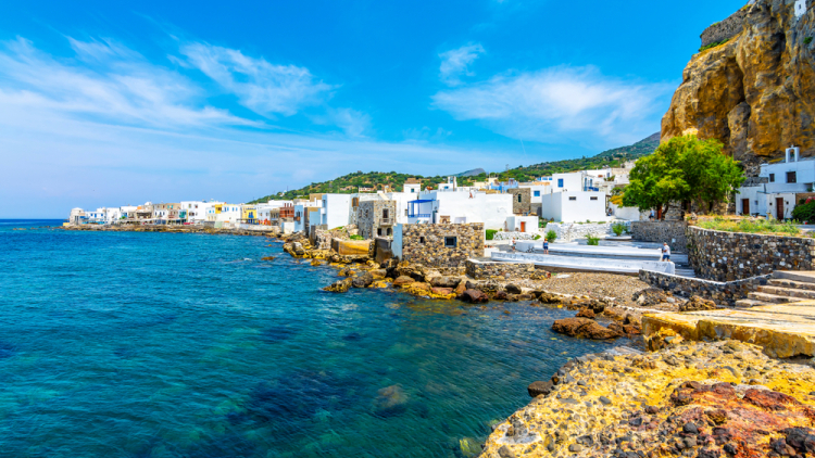 Επίδομα 3.000 ευρώ για κάθε παιδί που γεννιέται στη Νίσυρο δίνει ο δήμος του νησιού