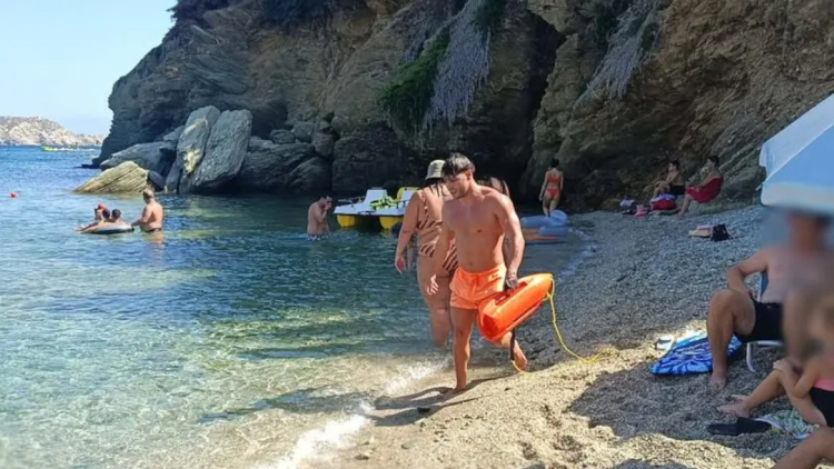 Ναυαγοσώστης έσωσε παιδί που παρασύρθηκε από το ρεύμα στο Ηράκλειο
