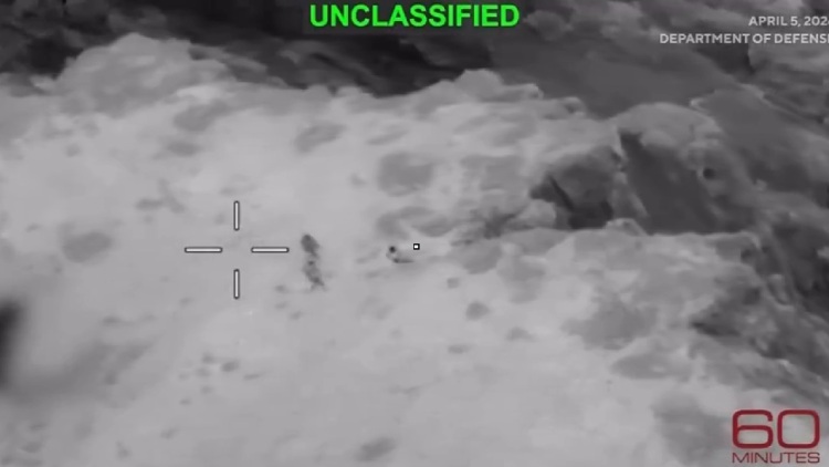 Βίντεο από το Πεντάγωνο: Μέλη της ομάδας Pararescue μεταφέρουν τον Αμερικανό αεροπόρο του F15 που έπεσε στο Ιράν