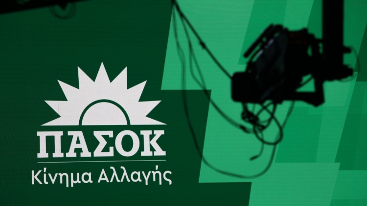 «Φωτιές» στο ΠΑΣΟΚ μετά τη δήλωση Πάνα για συνεργασία με το κόμμα Τσίπρα, αγωνία για τις νέες δημοσκοπήσεις μετά τη ΔΕΘ