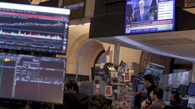 Ομόλογα, πετρέλαιο και Fed δοκιμάζουν τις αντοχές της Wall Street - Νέες απώλειες στους δείκτες