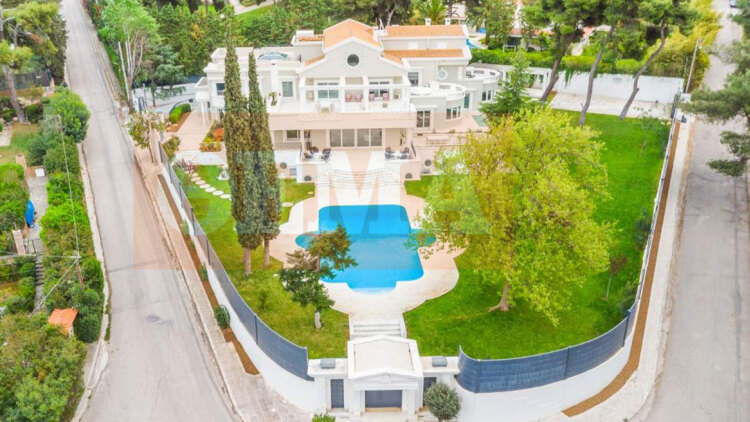 Ο εφοπλιστής Βαφειάς βγάζει στην αγορά προς ενοικίαση την πρώην βίλα της οικογένειας Κασσελάκη στην Εκάλη