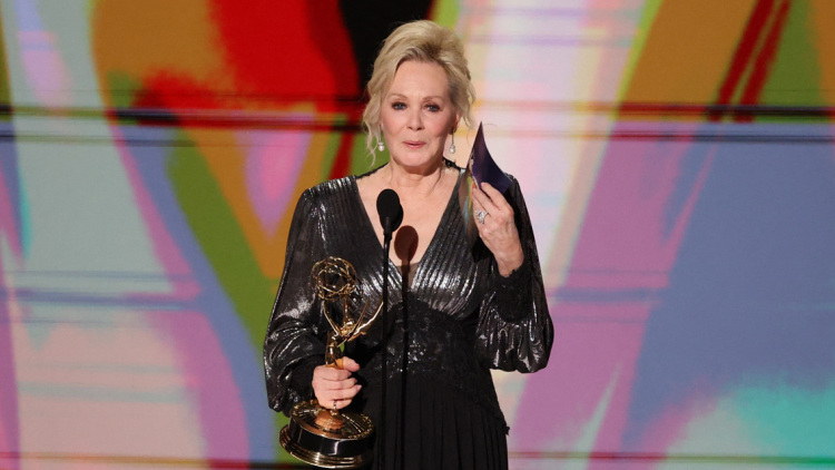 Η Τζιν Σμαρτ έγραψε ιστορία στα φετινά Emmy: Κατέκτησε το 5ο συνεχόμενο Emmy Α’ Γυναικείου Ρόλου