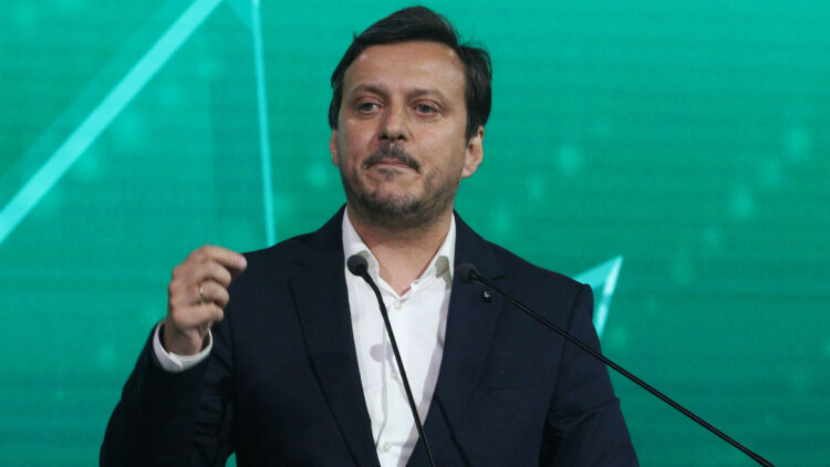Νέες φωτιές ανάβει ο Πάνας στο ΠΑΣΟΚ, θέλει συνεργασία με Τσίπρα
