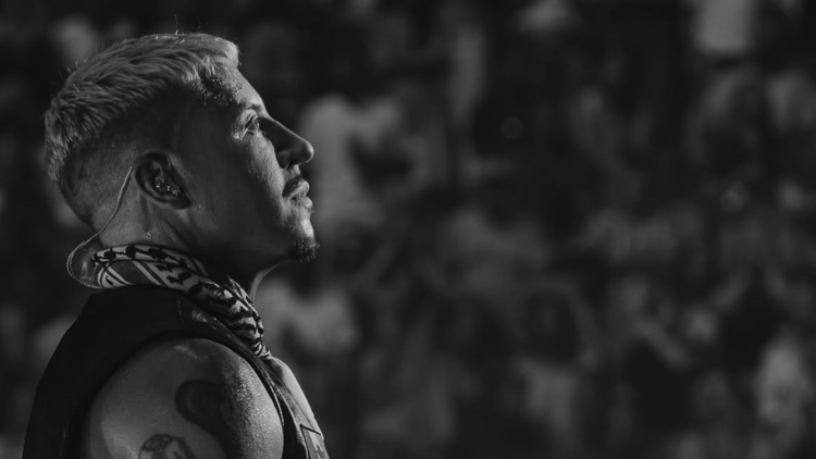 O Macklemore προκάλεσε τον δισεκατομμυριούχο που τον έδιωξε από τη συναυλία του Εντ Σίραν να πληρώσει 1 εκ. σε Παλαιστίνιους - όπως εκείνος