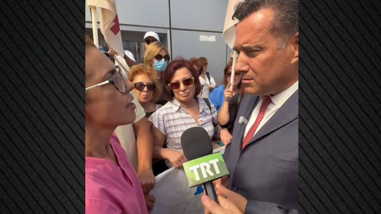 Ο Γεωργιάδης φώναξε το σύνθημα «ο μόνος δρόμος είναι αντίσταση και πάλη» με συνδικαλιστές στο Βόλο και τρολάρει: Επιτέλους, λίγη συμμορία μιζέριας