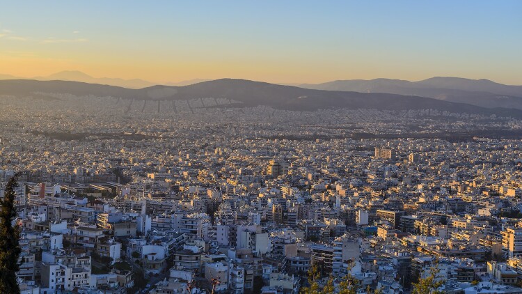 3 ακίνητα προς πώληση σε Αγ. Στέφανο, Νέα Ερυθραία και Γέρακα