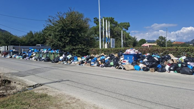 Υγειονομική «βόμβα» λόγω των σκουπιδιών η νότια Κέρκυρα, αίτημα να κηρυχθεί ο δήμος σε κατάσταση έκτακτης ανάγκης