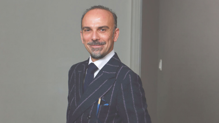 Φιλιππινέζα γιατρό σε θεραπεία με βλαστοκύτταρα εκπαίδευε στην Καρνεάδου ο Θεοδωρόπουλος που κατηγορείται για τον θάνατο του Μαζωνάκη, βίντεο