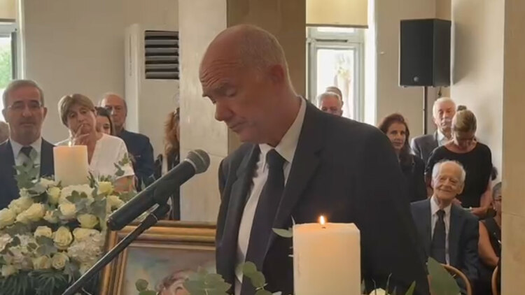 «Σε ευχαριστούμε μαμά, σε αγαπώ»: Συγκίνησε με το αντίο του στη Μαργαρίτα Παπανδρέου ο γιος της, Ανδρέας