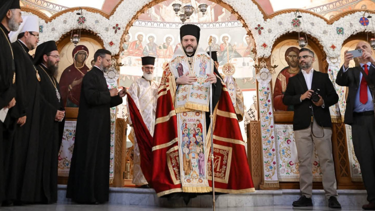 Νέο κεφάλαιο για τον Ελληνισμό του Καναδά η ενθρόνιση του Αρχιεπισκόπου Αποστόλου στο Τορόντο 