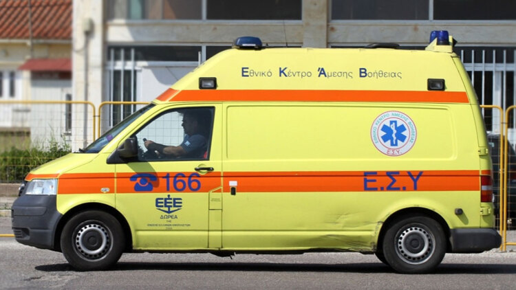 Ξεσπά ο πατέρας του 15χρονου που πέθανε στη Λάρισα: «Μία ώρα παλεύαμε να τον κρατήσουμε στη ζωή, σήμερα έχω το παιδί μου ντυμένο γαμπρό»