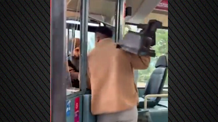 invader_bus_hor