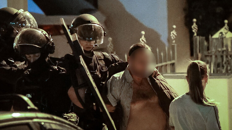 «Τρεις μέρες ούρλιαζε η γυναίκα, νομίζω ότι ο άνδρας είχε μαχαίρι», είπε γείτονας για την ομηρία στη Νίκαια, δείτε βίντεο και φωτογραφίες