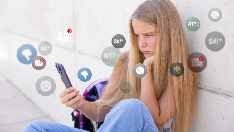 Εμμονή με τα social media για 1 στους 2 εφήβους στην Ελλάδα – Τα στοιχεία του Ιδρύματος «Σταύρος Νιάρχος»
