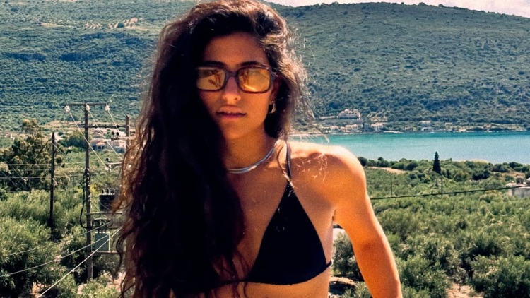 Βουτιές στη θάλασσα, καφέδες και πανσέληνος: Το άλμπουμ από το «Σεπτέμβριος εδώ» της Μαρίνας Σπανού, δείτε φωτογραφίες