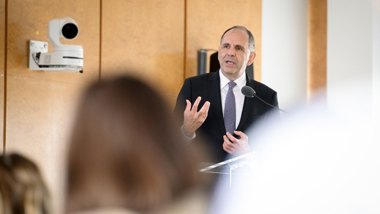 Γεραπετρίτης στον ΟΗΕ: Χρειαζόμαστε ένα ισχυρό διεθνές ρυθμιστικό πλαίσιο για την Τεχνητή Νοημοσύνη