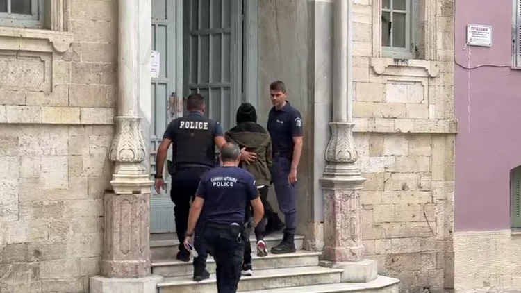 Ηράκλειο: Στον ανακριτή ο 40χρονος που παρακολουθούσε γυναίκες - Στο μικροσκόπιο τα αρχεία παιδικής πορνογραφίας