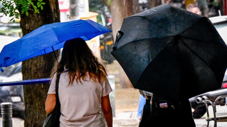 Πορτοκαλί προειδοποίηση από την ΕΜΥ: Ισχυρές βροχές, καταιγίδες και άνεμοι έως 8 μποφόρ έως την Κυριακή