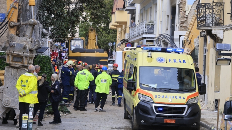 Ανασύρθηκε και δεύτερη σορός στα συντρίμμια του κτηρίου που κατέρρευσε στην Πλάκα
