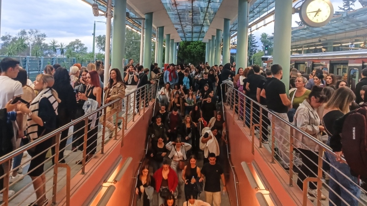 ΣΤΑΣΥ: 35.000 θεατές μετακινήθηκαν με τον ΗΣΑΠ μετά τη συναυλία της Άννας Βίσση στο ΟΑΚΑ, δείτε βίντεο