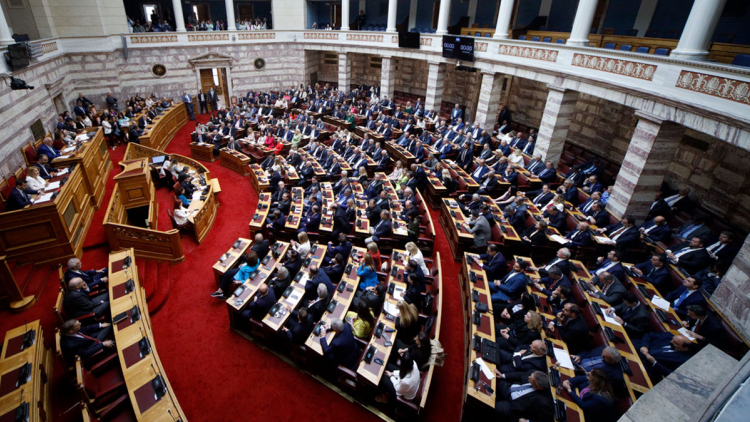 Σταμάτησε πριν ξεκινήσει η συζήτηση για αύξηση της αποζημίωσης των βουλευτών για τη συμμετοχή στις επιτροπές και του επίδοματος ενοικίου
