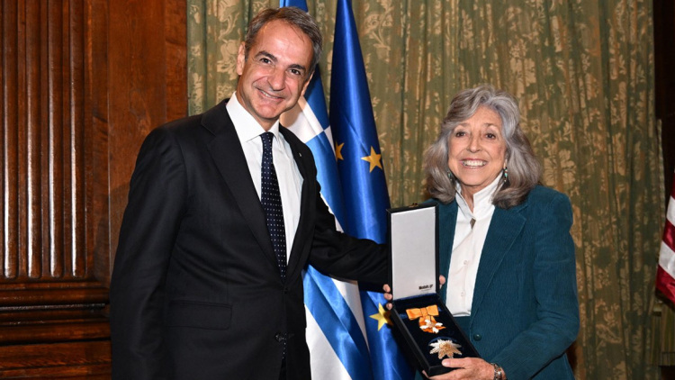 Η Ελλάδα τίμησε την ελληνοαμερικανίδα βουλευτή Ντίνα Τάιτους - Η ανάρτηση με τον Μητσοτάκη
