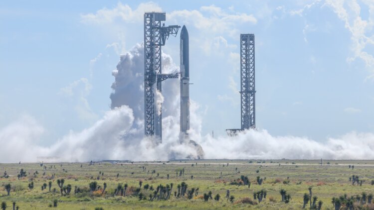 Η SpaceX έτοιμη να στείλει για πρώτη φορά σε τροχιά το γιγαντιαίο Starship, γιατί η πτήση είναι κρίσιμη για την επιστροφή στη Σελήνη
