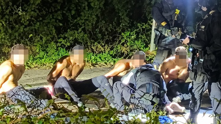 Πώς έπιασαν τους πέντε Βρετανούς που ετοίμαζαν τρομοκρατικό χτύπημα σε βάση της RAF, εξετάζεται εμπλοκή του Ιράν