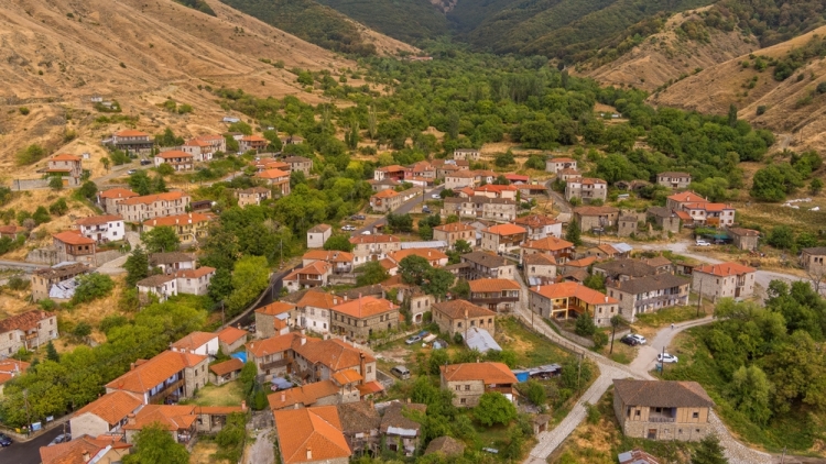 Σε 8 περιοχές επεκτείνεται το πρόγραμμα επιδότησης έως €10.000 για μόνιμη εγκατάσταση στην περιφέρεια:  Ποιοι μπορεί να ενταχθούν