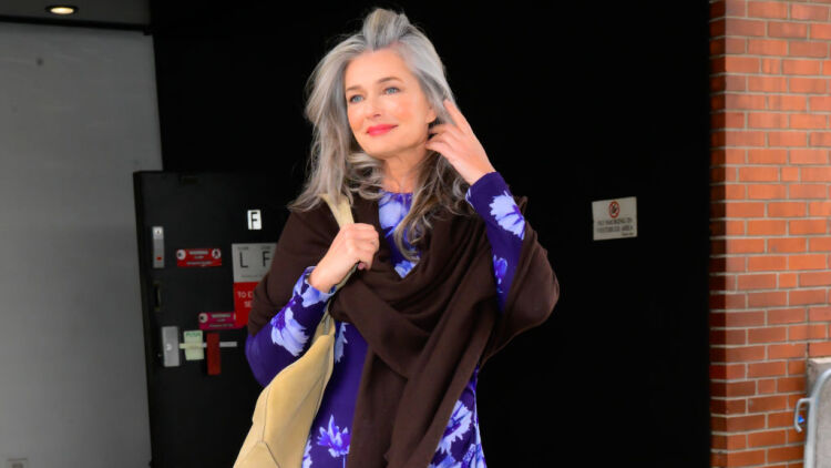 Paulina Porizkova: «Δεν μπορούμε να μεγαλώνουμε και να παραμένουμε στο επίκεντρο;» (βίντεο)
