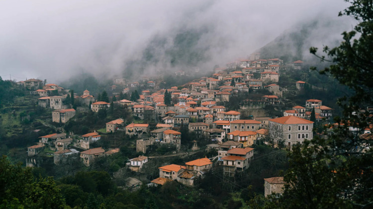 5 πέτρινα χωριά της Ελλάδας για τα Σαββατοκύριακα του φθινοπώρου