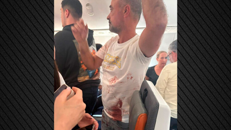Αποκαλύψεις για την πτήση της Flydubai: Ο ένας πιλότος ήθελε να ρίξει το αεροπλάνο και μαχαίρωσε τον άλλο, με αίματα επιβάτες - «Πιστεύαμε ότι δεν θα βγούμε ζωντανοί»